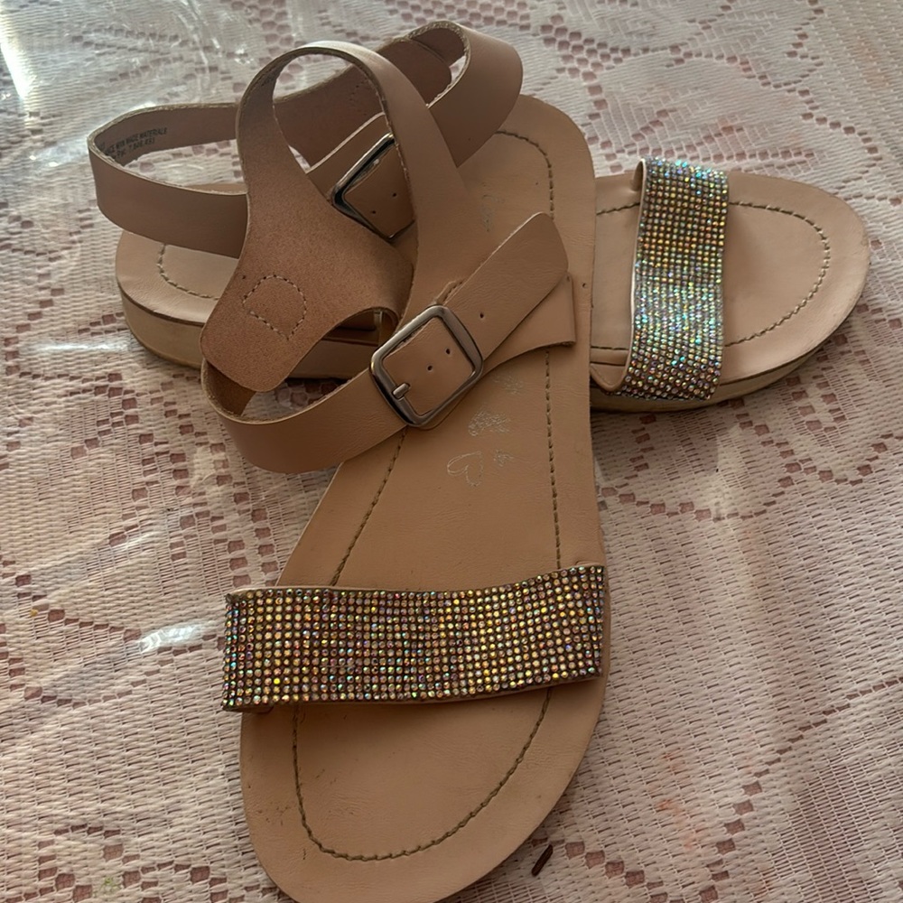 Girls shoes